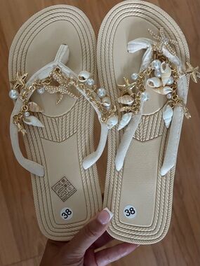 SHEIN Beige Pearl & Shell Starfish Chain Embellished Flip Flops